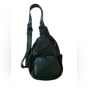 Metro Muse Vegan Leather Sling Bag Travel NWOT Black